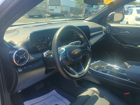 Used 2026 Chevrolet Equinox LT w/ Convenience Package II AWD/4WD image 11