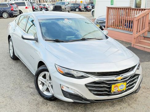 Used 2022 Chevrolet Malibu LT image 2