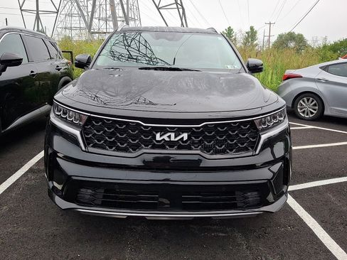 Used 2023 Kia Sorento EX AWD/4WD image 2