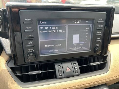 Used 2019 Toyota RAV4 XLE Premium FWD image 28