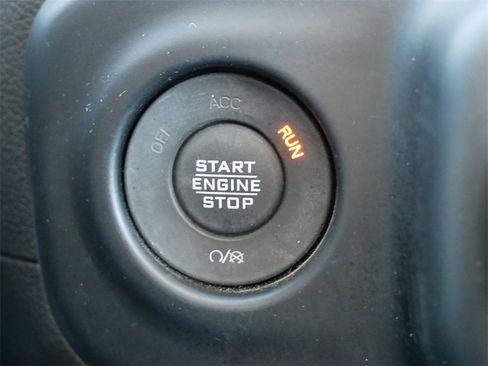 Used 2022 Jeep Wrangler Willys image 23