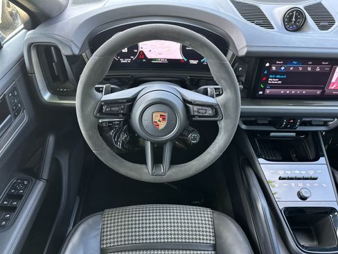 Certified 2024 Porsche Cayenne Coupe AWD/4WD image 15