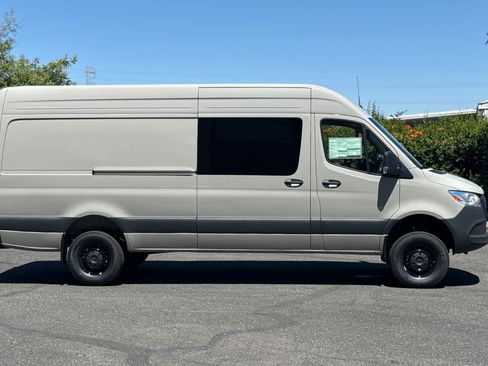 New 2026 Mercedes-Benz Sprinter 2500 image 2