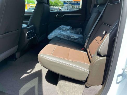New 2026 GMC Sierra 1500 Denali w/ Denali Reserve Package AWD/4WD image 17