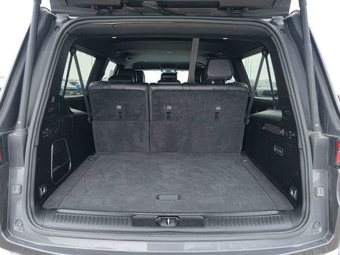 Used 2024 Jeep Wagoneer L Series II w/ Flexible Seating Group AWD/4WD image 15
