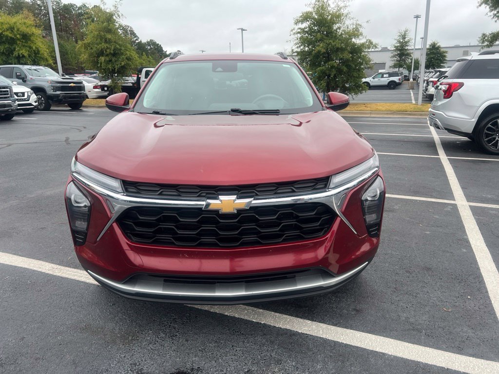 Used 2024 Chevrolet Trax LT FWD image 3