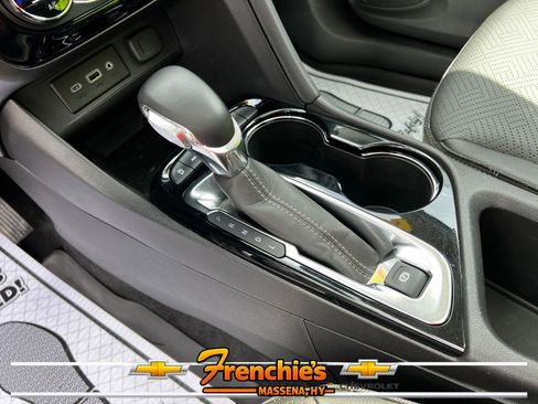 Used 2022 Buick Encore GX Essence w/ Experience Buick Package AWD/4WD image 17