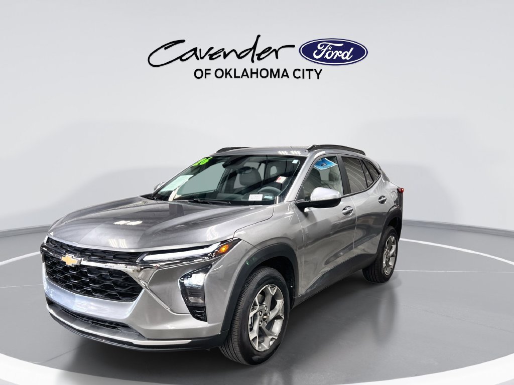 Used 2026 Chevrolet Trax LT FWD image 4
