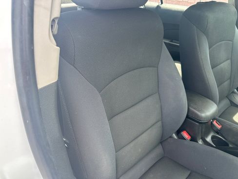 Used 2016 Chevrolet Cruze LT w/ Sun And Sound Package FWD image 11