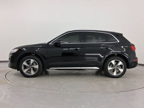 Used 2023 Audi Q5 Premium Plus w/ Premium Plus Package image 2