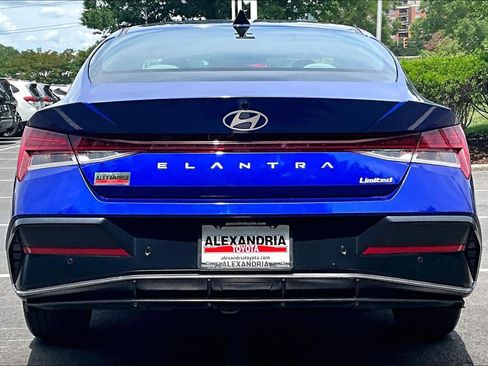 Used 2024 Hyundai Elantra Limited FWD image 4