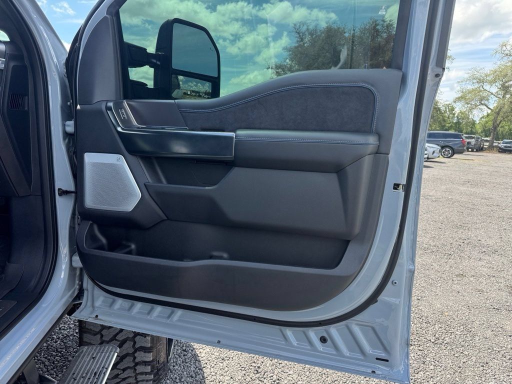 Used 2026 Ford F250 Platinum AWD/4WD image 22