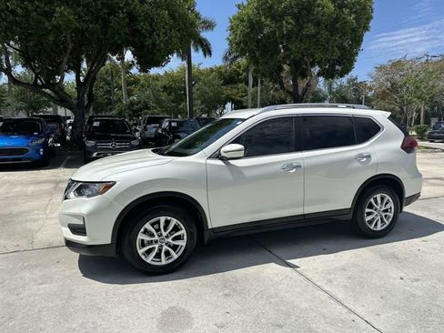 Used 2020 Nissan Rogue SV FWD image 19