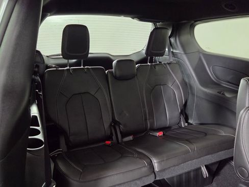 New 2025 Chrysler Pacifica Select w/ Fav Edition Package image 36