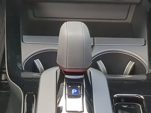 New 2025 Toyota Prius Plug-In Hybrid FWD image 18