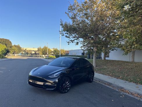 Used 2021 Tesla Model Y Performance image 1