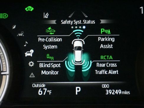 Used 2022 Toyota Venza XLE image 55