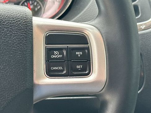 Used 2015 Dodge Grand Caravan SXT w/ UConnect Hands-Free Group FWD image 29