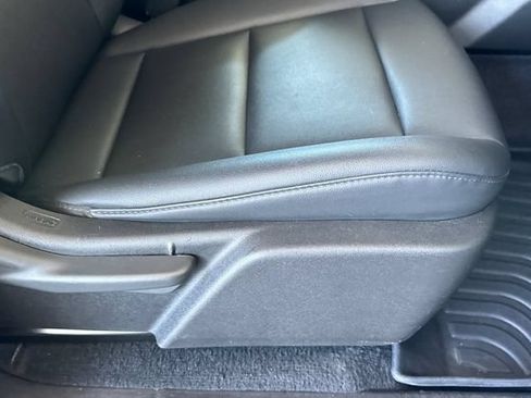 Used 2025 Chevrolet Colorado Trail Boss AWD/4WD image 23