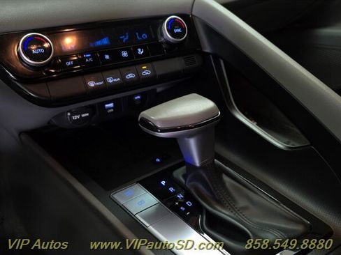 Used 2025 Hyundai Elantra Sport FWD image 19