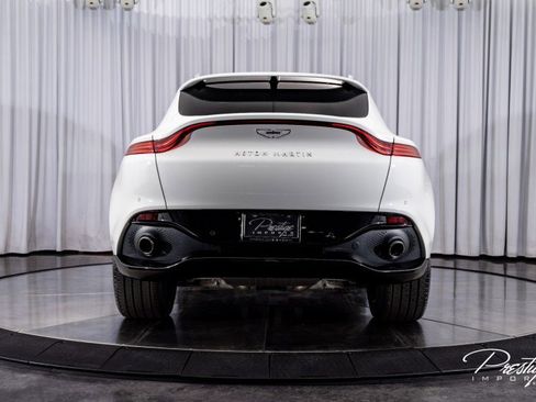 Used 2021 Aston Martin DBX image 15
