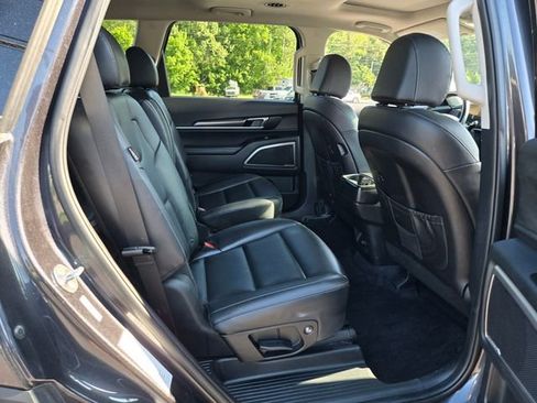 Used 2025 Kia Telluride S AWD/4WD image 17