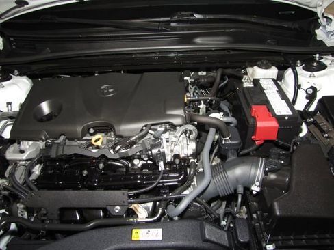 Used 2024 Toyota Camry SE FWD image 21