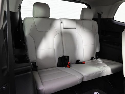 Used 2022 Kia Telluride S image 19