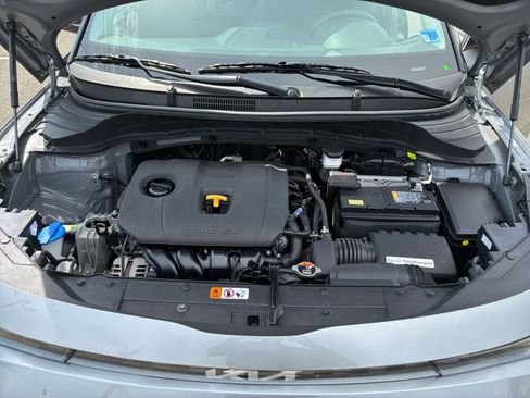 Used 2025 Kia Soul LX w/ LX Technology Package FWD image 32