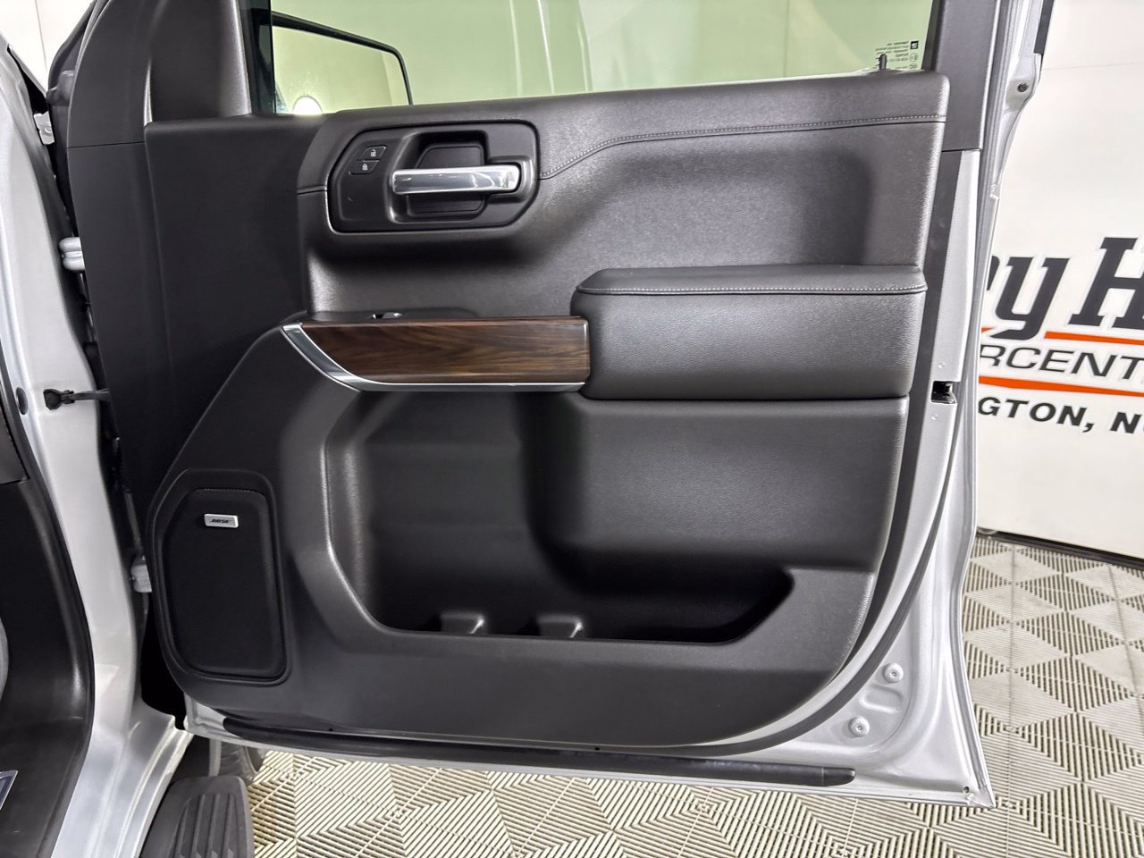 Used 2019 GMC Sierra 1500 SLT w/ SLT Premium Package AWD/4WD image 30