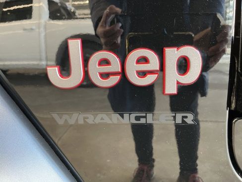 Used 2022 Jeep Wrangler Rubicon w/ Cold Weather Group image 10