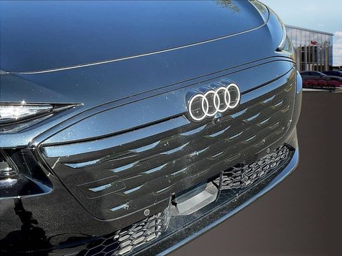 Used 2025 Audi A6 e-tron Prestige AWD/4WD image 34