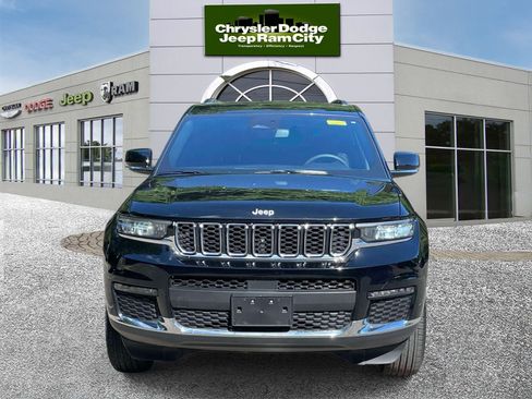 Used 2024 Jeep Grand Cherokee L Limited AWD/4WD image 2