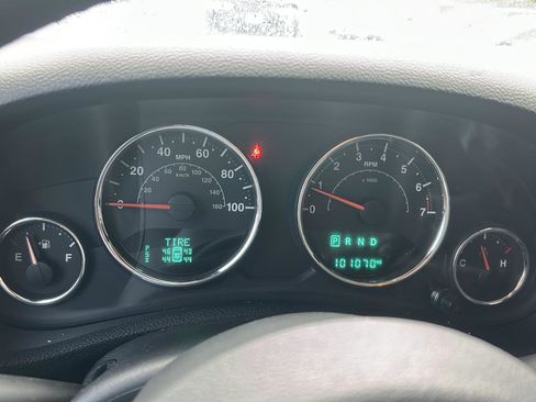 Used 2018 Jeep Wrangler Unlimited Rubicon w/ Connectivity Group AWD/4WD image 9