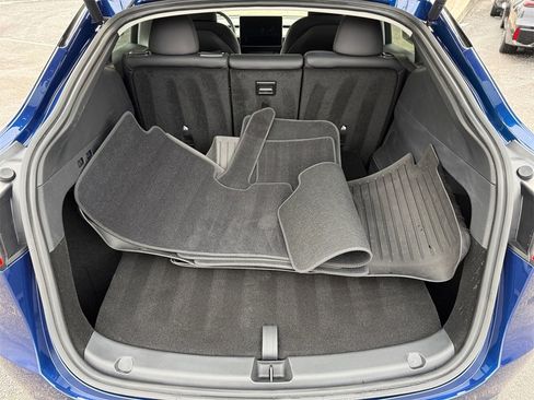 Used 2024 Tesla Model Y Long Range image 35