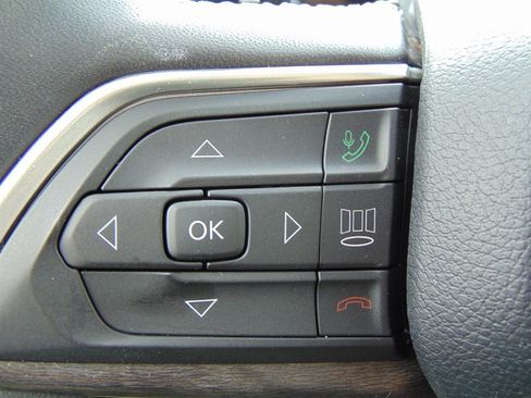 Used 2023 Jeep Grand Cherokee image 44