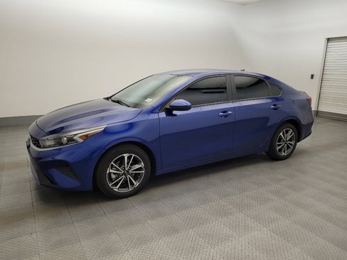 Used 2023 Kia Forte LXS FWD image 2
