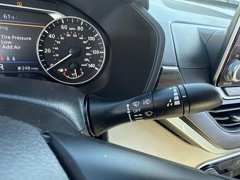 Used 2024 Nissan Altima 2.5 SV image 32