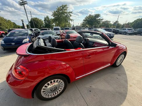 Used 2014 Volkswagen Beetle 2.5 FWD image 22