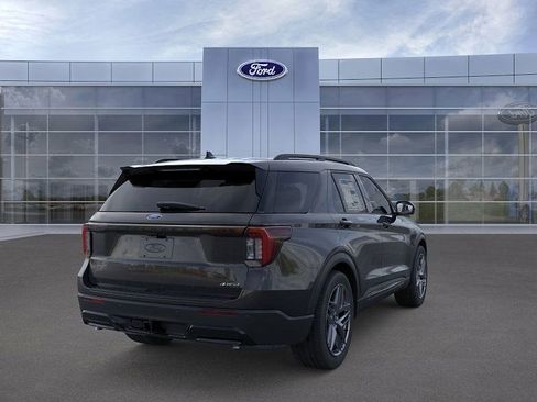 New 2026 Ford Explorer ST-Line w/ ST-Line Street Pack image 8