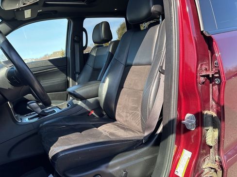 Used 2019 Jeep Grand Cherokee Altitude image 10