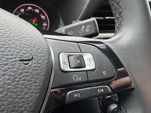 Used 2022 Volkswagen Passat 2.0T SE image 13