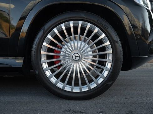 Used 2021 Mercedes-Benz Maybach GLS 600 4MATIC image 11