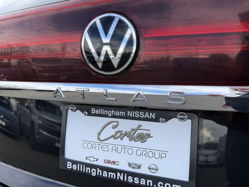Used 2025 Volkswagen Atlas Cross Sport SE image 10