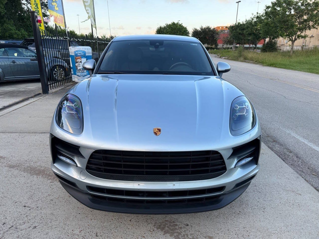 Used 2019 Porsche Macan AWD/4WD image 5