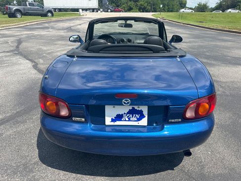Used 1999 MAZDA MX-5 Miata 10th Anniversary Edition RWD image 10