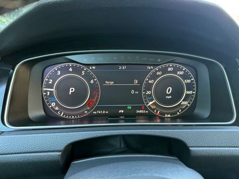 Used 2019 Volkswagen Golf R 4-Door AWD/4WD image 18