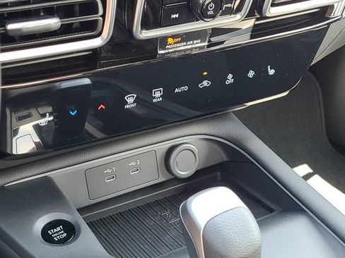 New 2026 Nissan Sentra SV w/ SV Convenience Package FWD image 18