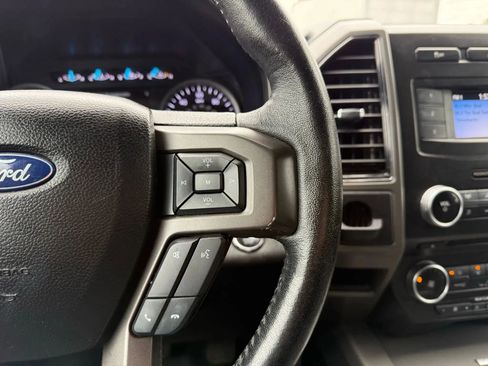 Used 2018 Ford Expedition XLT image 19