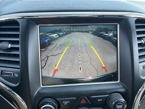 Used 2016 Jeep Grand Cherokee Overland AWD/4WD image 14
